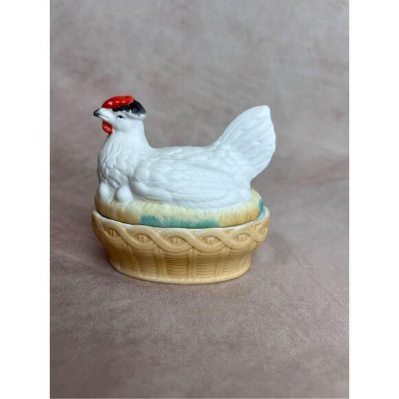 Vintage Ceramic Hen on Nest Rare - Picture 1 of 8